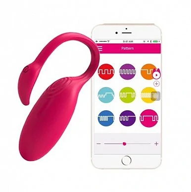 flamingo-and-app-480px