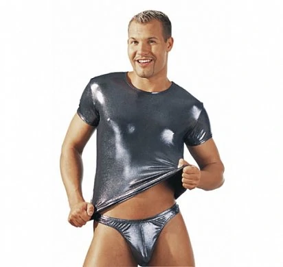 Сексуальный вид для него! Вы обязательно захотите снять эту прекрасно облигающую тело футболку.