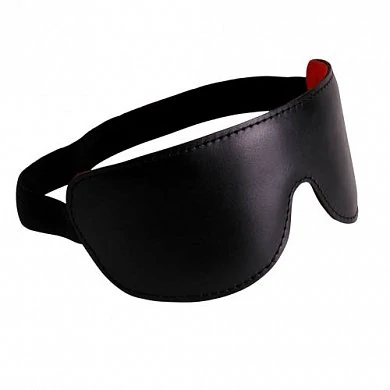 Изготовлена из натуральной кожи с велюровой подкладой Размер универсальный Цвет черный