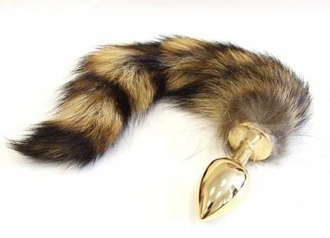 Металлическая анальная пробочка с натуральным хвостиком. Максимальный диаметр пробки 3 см. Длина хво