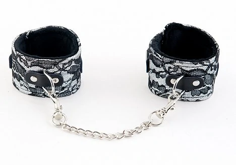 Кружевные поножи серебристые